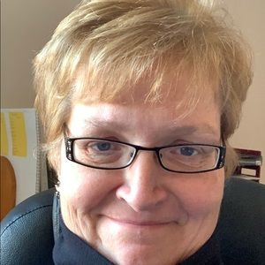 Meet your Posher, Leona